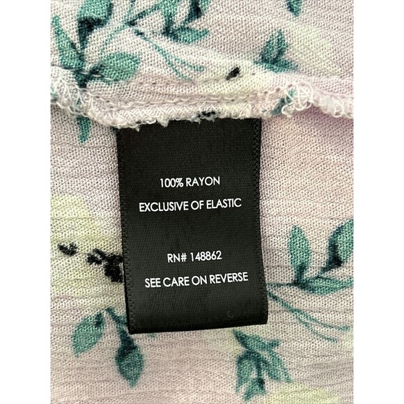 Torrid Plus Size Pink Floral Blouse Size 0X (12) - Picture 6 of 12